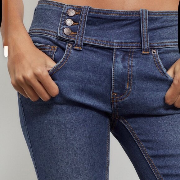 🦋 NWT 🌸 Urban Outfitters BDG Women's Y2K Tinted Denim Belted Flare Jeans 24 - Picture 4 of 4